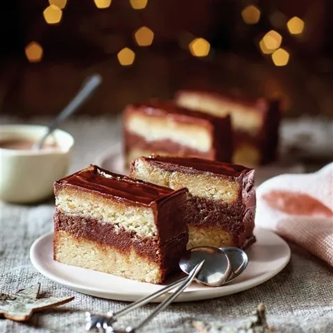 Turrón de mazapán con trufa de chocolate
