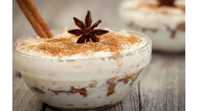 Arroz con leche y canela
