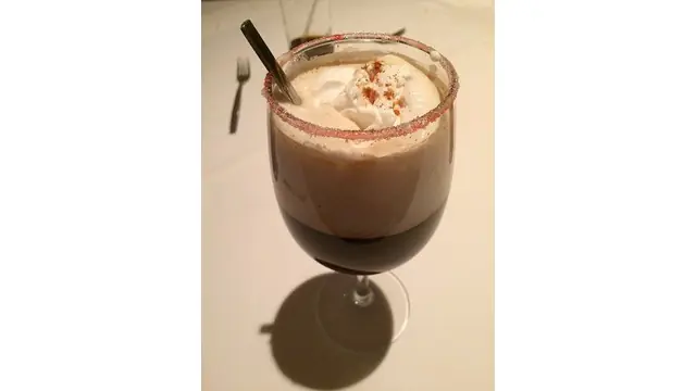 Azteca Café frío con delicioso helado de chocolate