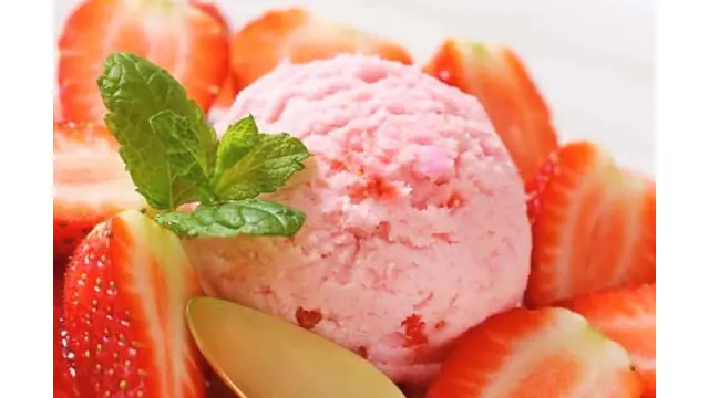 Helado de fresa casero