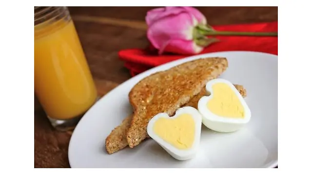 Huevos en forma de corazón