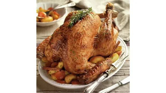 Pavo al horno con manzanas y orejones