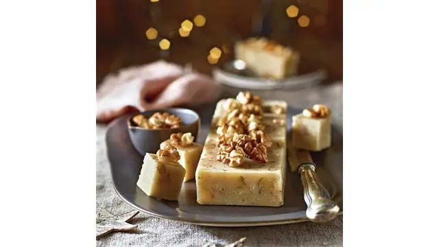Turrón de nata y nueces