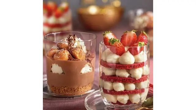 Vasitos de mousse de chocolate y lionesas